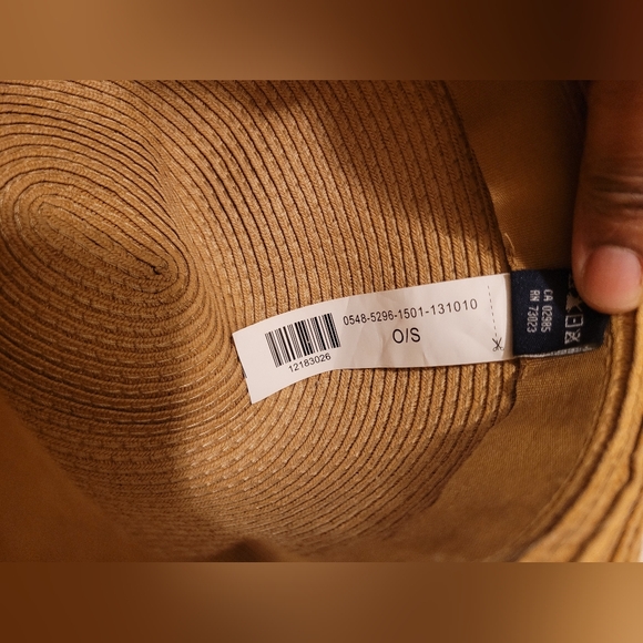 Bluenotes Straw Hat for a Spring refresh Featuring a classic fit with a brim. - Picture 10 of 15